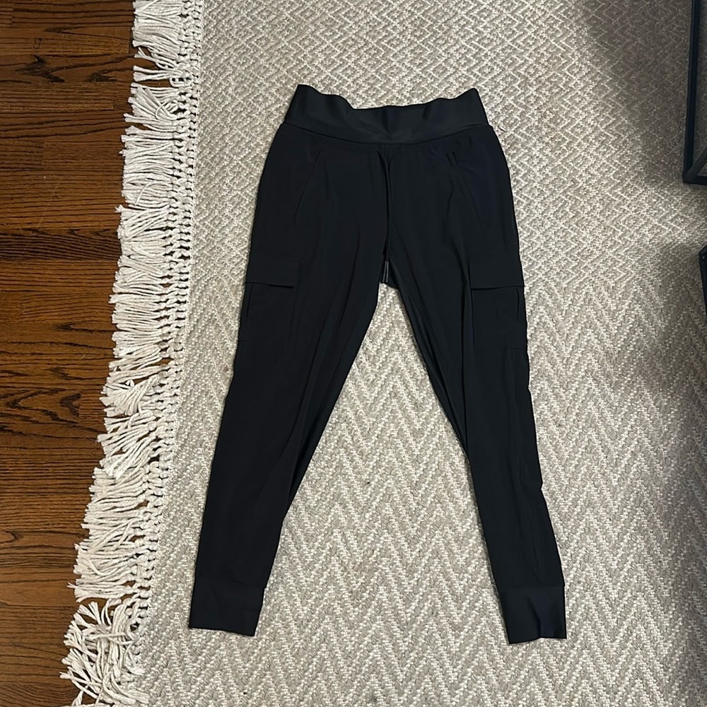 Athleta black cargo joggers